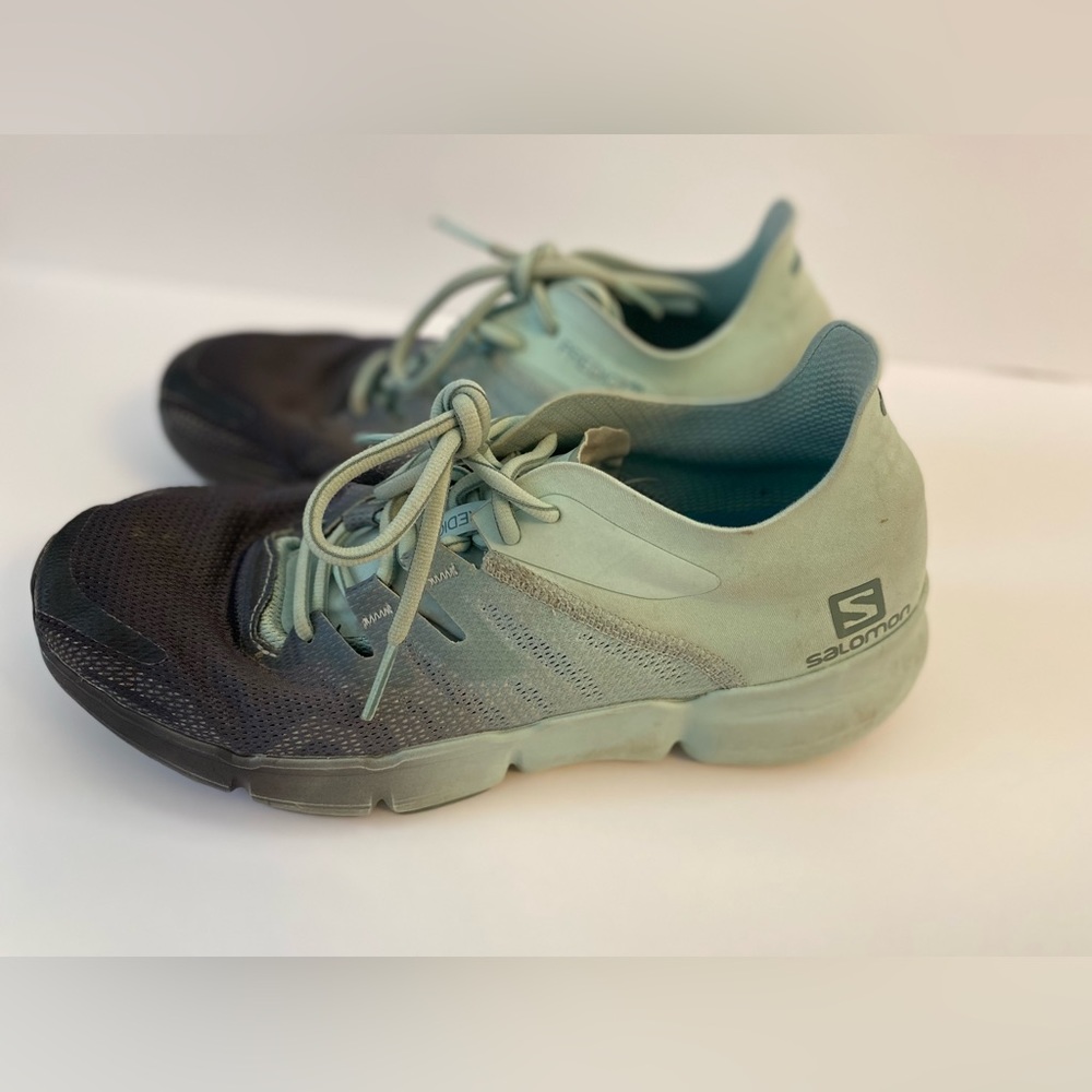 Salomon running tennis shoe